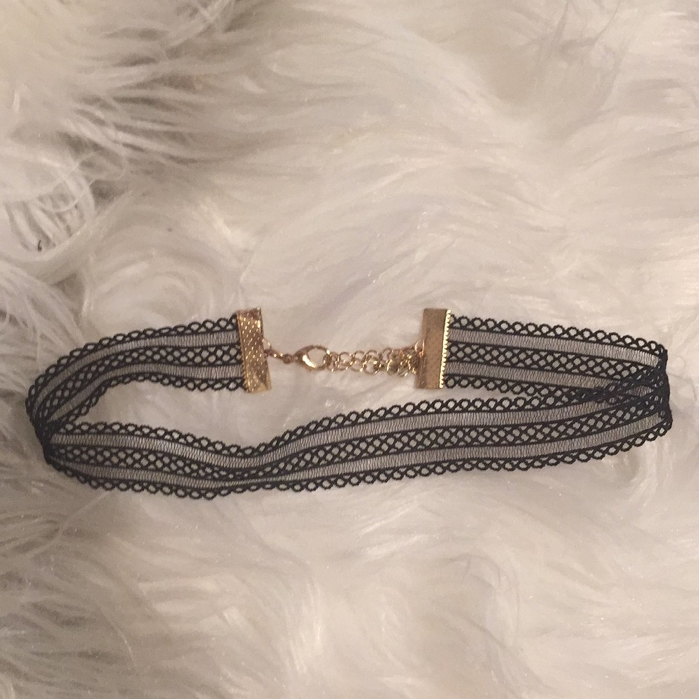 Black choker